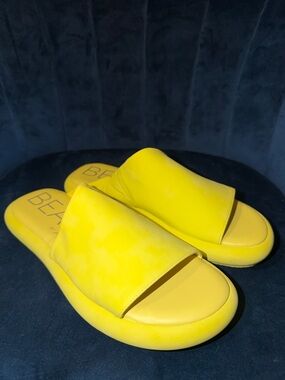 Beach by Matisse Yellow Slide Sandals Size 8